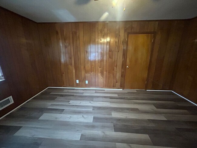 Building Photo - 1209 Hancock St