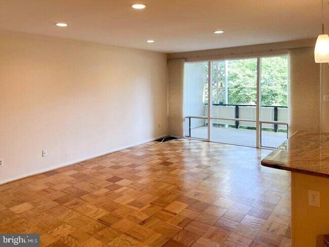 Building Photo - 7513 Spring Lake Dr