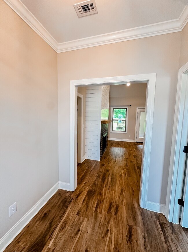 Photo - 211 Dwelling Pl House