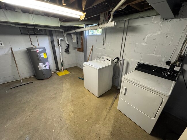 Building Photo - 1027 Morgan Ross Rd