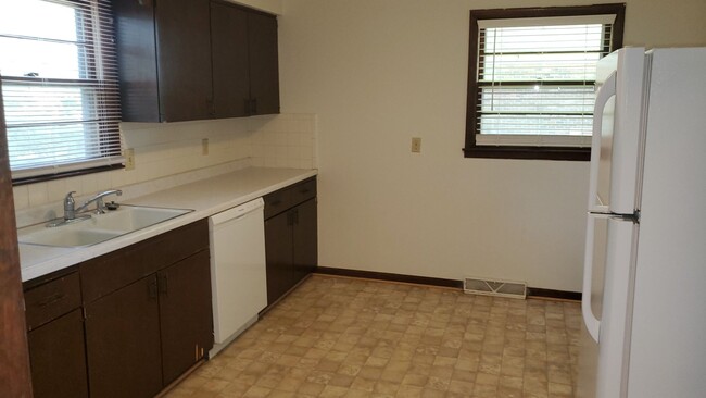 Building Photo - 3109 Pioneer Dr