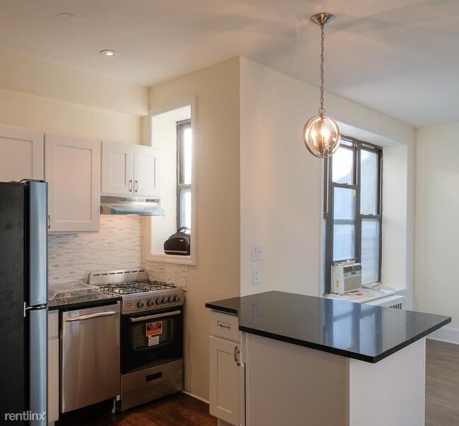 Building Photo - 2 br, 1 bath  - 1738 Union St Apt 4A