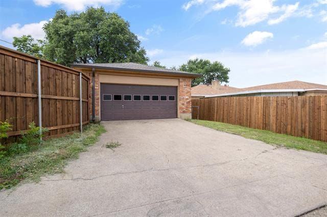 Building Photo - 5705 Twineing St