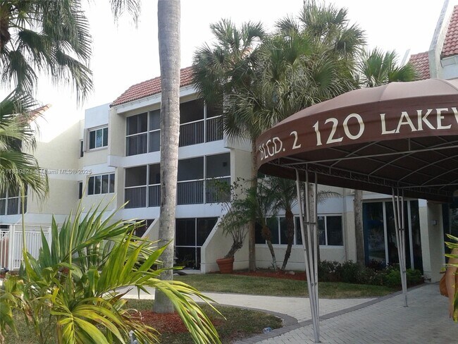 Foto del edificio - 120 Lakeview Dr