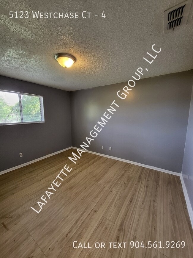 Foto del edificio - 5123 Westchase Ct