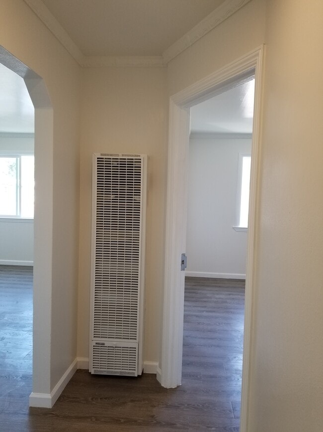 Wall Heater - 254 Abbot Ave