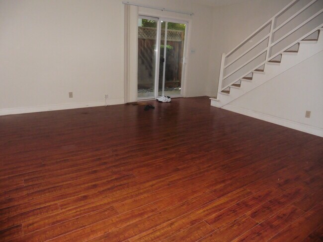 Building Photo - 2220 Park Ave