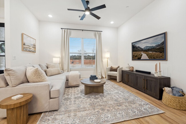 Building Photo - 3050 W Berkeley Ave