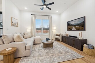 Building Photo - 3050 W Berkeley Ave