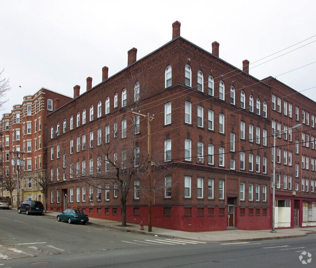 Building Photo - 733 High St