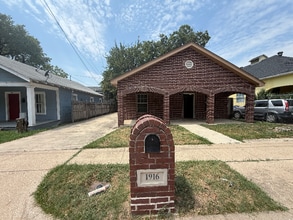 Building Photo - 1916 Grainger St
