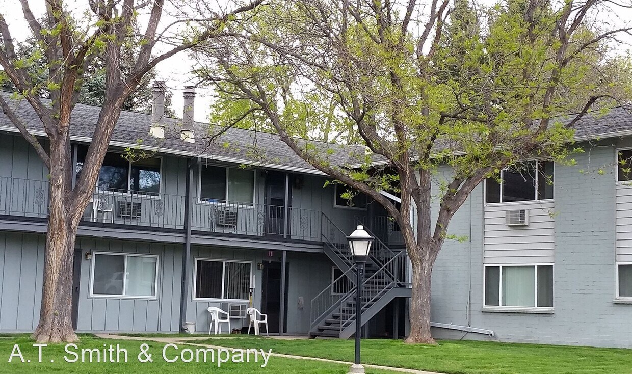 Primary Photo - 2545 S Sheridan Blvd