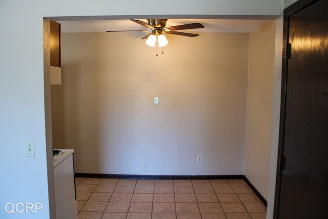 Foto del edificio - 4454 N Division St