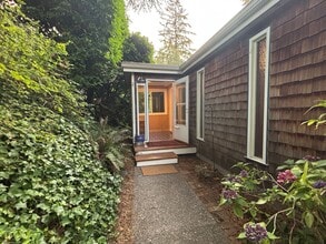 Building Photo - 9435 36th Ave SW