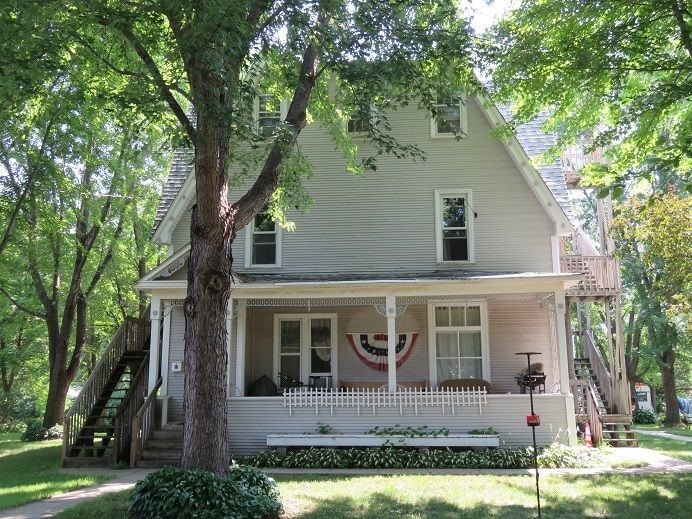 Primary Photo - Charming 2 bedroom Northfield condo