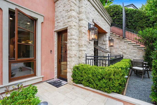Building Photo - 1147 Sierra Alta Way