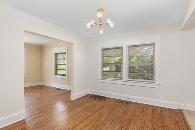 Foto del edificio - 257 Broad Dr SW