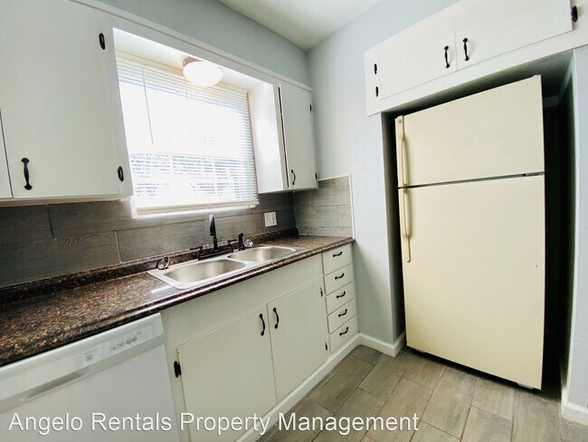 Building Photo - 4 br, 1.5 bath House - 2021 Field St