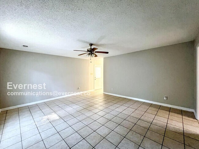 Foto del edificio - 3772 Beckman Dr