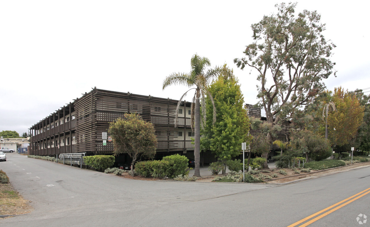 Primary Photo - Corcoran Gardens Apartments