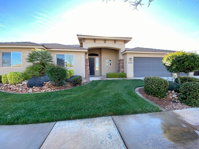 Building Photo - SPACIOUS 4 BEDROOM HOME FOR RENT