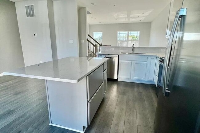 Building Photo - 2484 Westwind Blvd