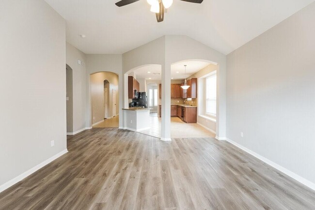 Building Photo - 25139 Hazel Ranch Dr