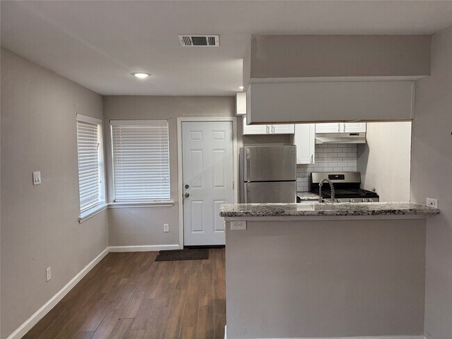 Foto del edificio - 2922 Randolph Rd