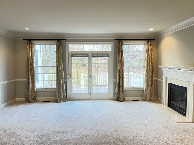 Building Photo - 5920 Interlachen Ct