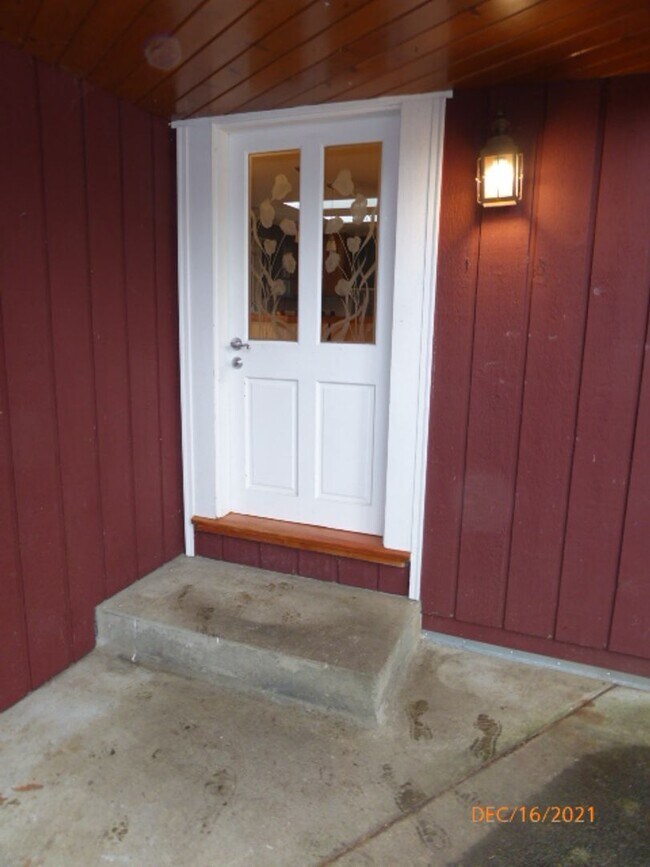 Foto del edificio - Beautiful 3 Bed 1 Bath Single Family House - Bellevue