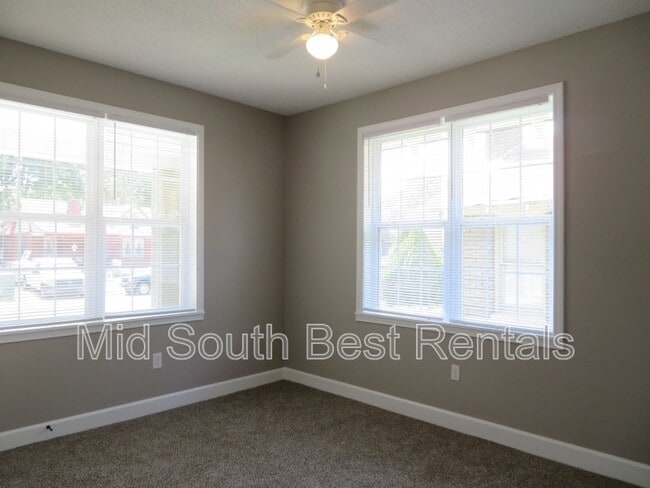 Building Photo - 933 N McNeil St