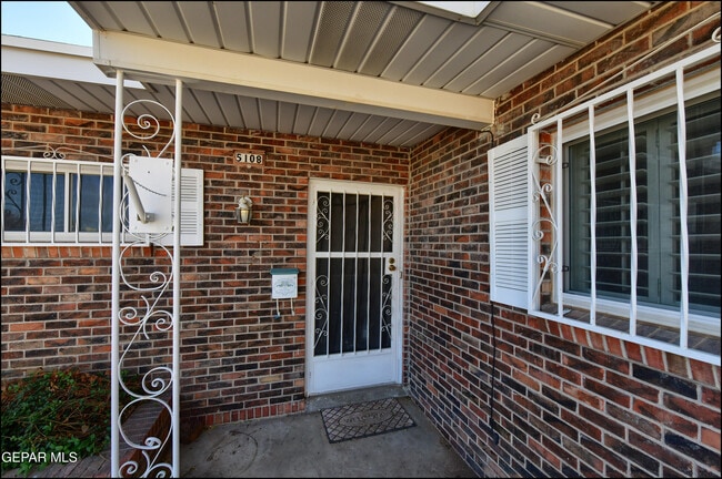 Building Photo - 5108 Paris Ave