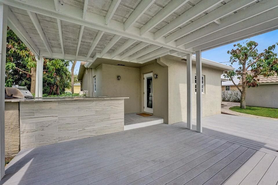 Building Photo - 2064 N Suzanne Cir