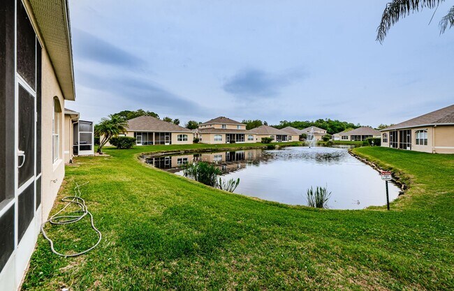 Foto del edificio - Beautiful 4 bedroom 3 bath townhome