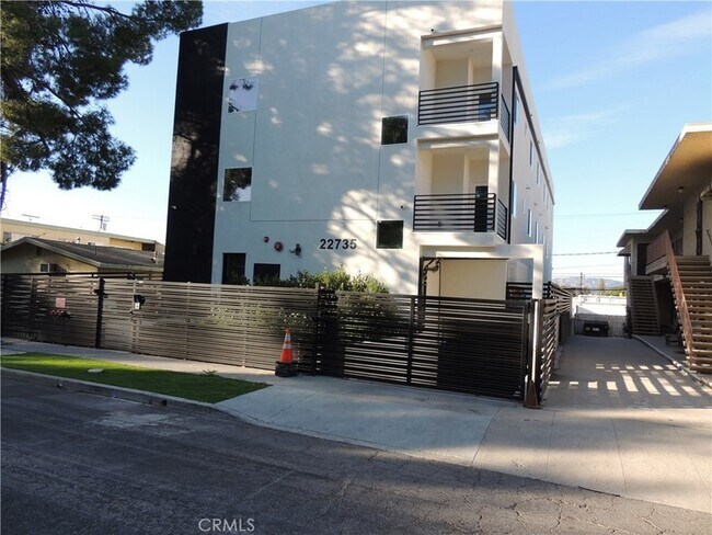 Foto del edificio - 22735 Del Valle St