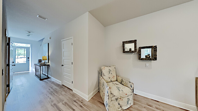 Building Photo - 22 Sand Hill Cir