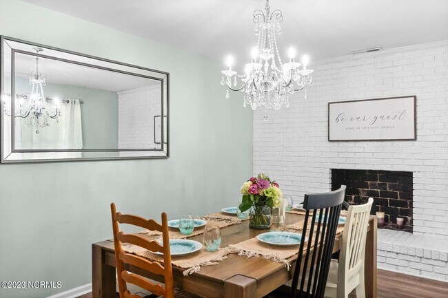 Foto del edificio - 118 Raintree Ct