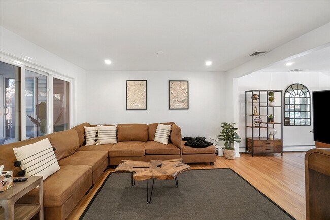 Foto del edificio - 14 Michael Way