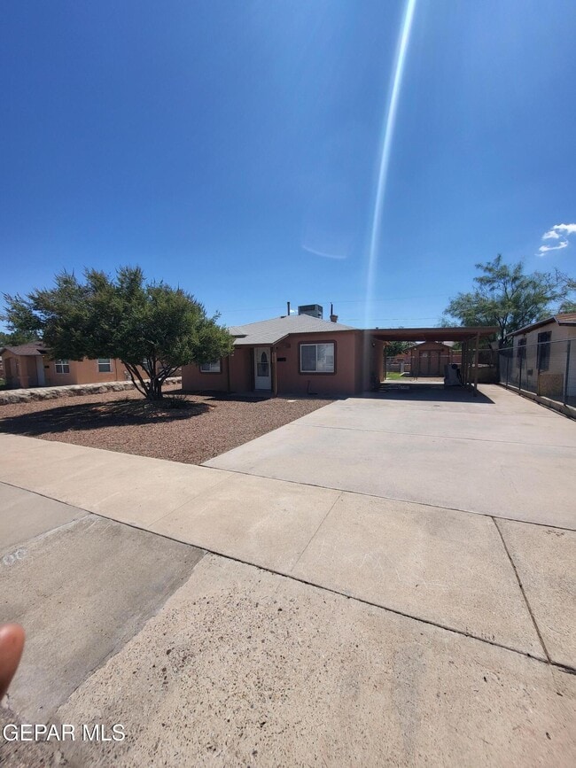 Building Photo - 4600 Sierra Vista Dr