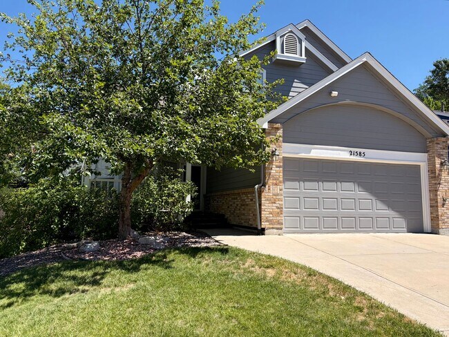 Foto del edificio - 21585 Hill Gail Way