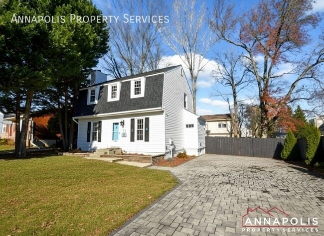 Building Photo - 1011 Hyde Park Dr