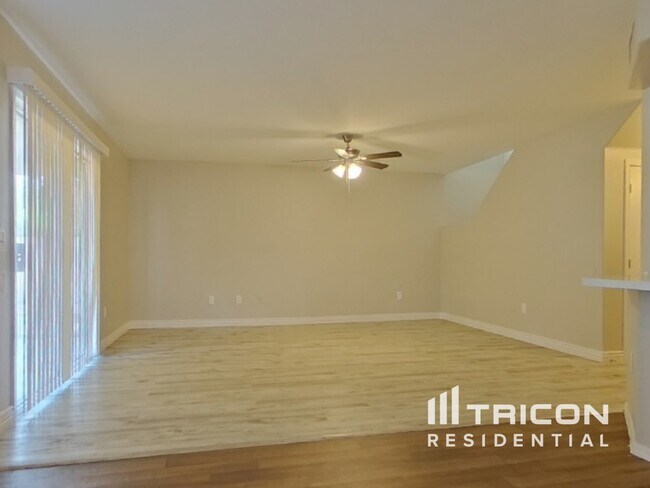 Foto del edificio - 6246 N Florence Ave