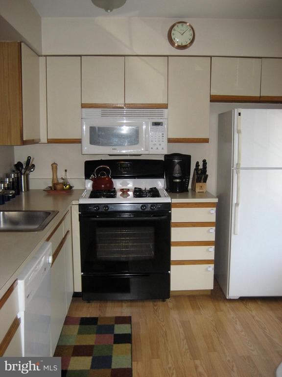 Building Photo - 298B Everly Ct