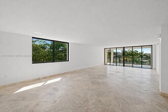 Building Photo - 2575 S Bayshore Dr