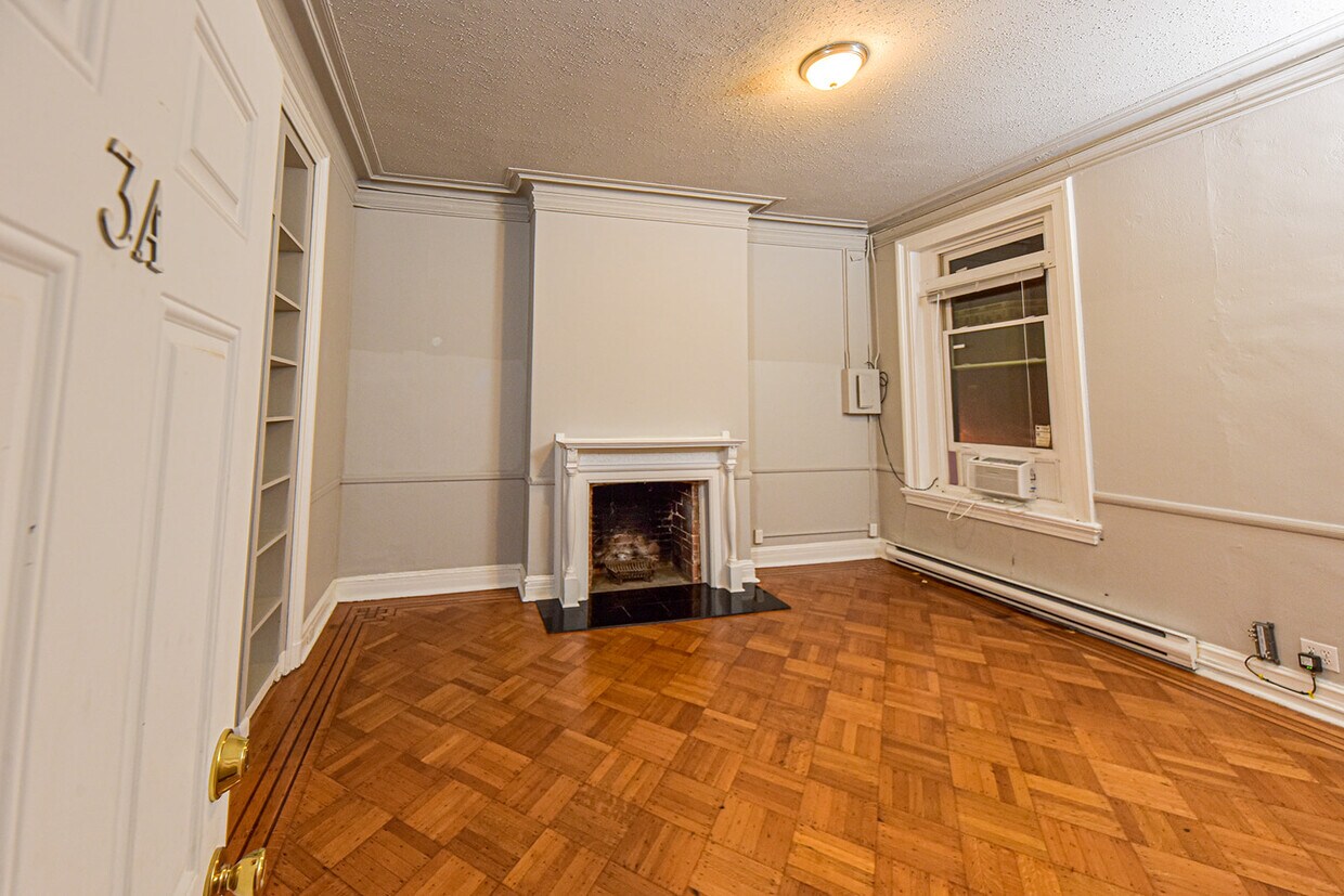 Primary Photo - 914 N Charles St