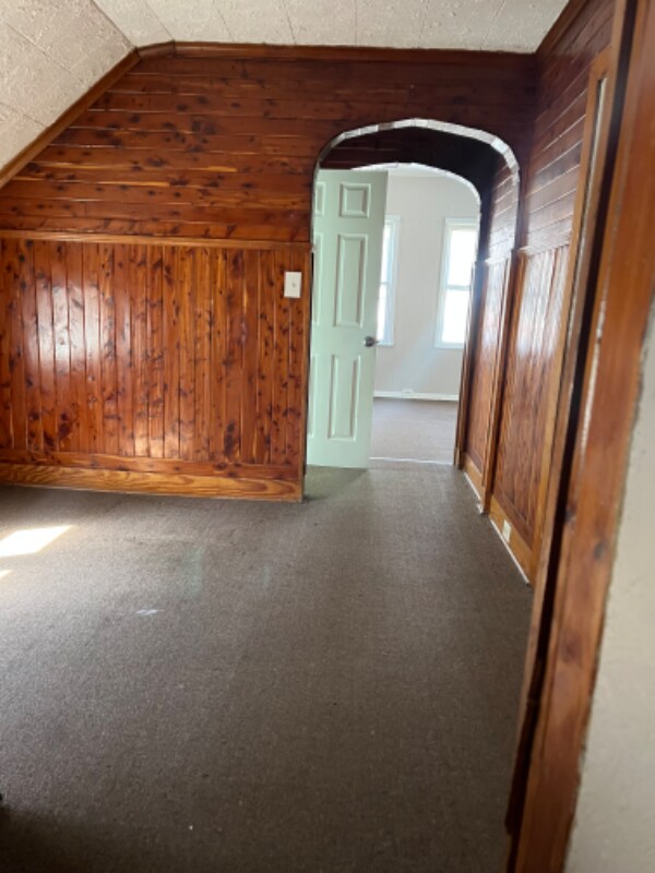 81 Kingston Pl Unit Upper, Buffalo, NY 14210 Room for Rent in Buffalo