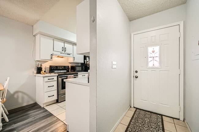 Building Photo - 961 Tampico Ct