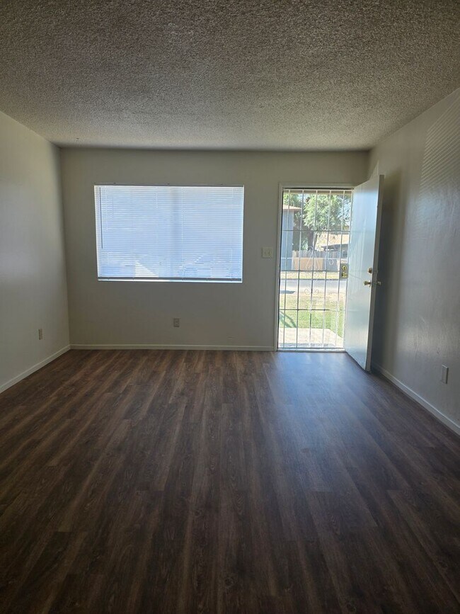 Foto del edificio - 516 Lincoln Ave