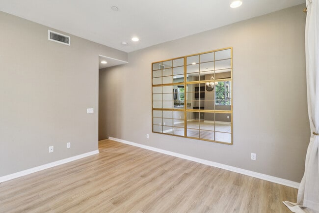 Building Photo - 5081 Cascade Way