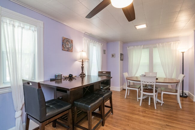 front room - 5 Greenwood Ct (Easthampton, MA) Townhome